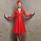 Къса червена вечерна рокля на Pronovias