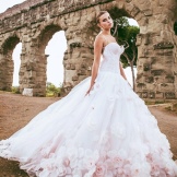 Alessandro Angelozzi suknia ślubna z kwiatami