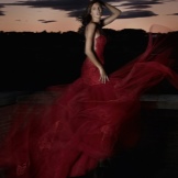 Gaun pengantin dari alessandro angelozzi merah