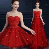فستان سهرة أحمر من الصين على الأرض