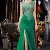 Полупрозрачна зелена вечерна рокля