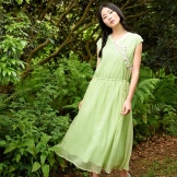 Светло зелена рокля за момичета от летен цветен тип