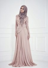 Violetinė musulmonų vestuvinė suknelė