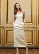 Vestuvinė suknelė su vidutinio ilgio apvalkalu