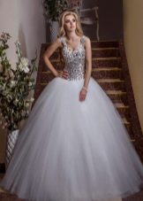 Gaun pengantin dari Viktoria Karandasheva megah