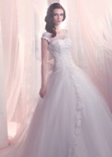 Zárt hercegnő stílusú esküvői ruha