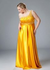 فستان سهرة أصفر إمبراطوري لزيادة الوزن