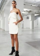 فستان سهرة أبيض قصير مستقيم