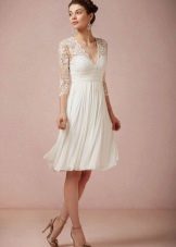 Short wedding dress with flared skirt