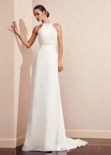 A straight wedding dress with an American armhole