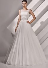 A magnificent wedding dress from the Alma collection from Amur Bridal