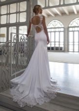 Сватбена рокля русалка с влак и отворен гръб