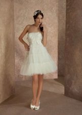 Short wedding dress from the collection of Magic Dreams from gabbiano