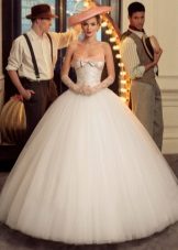 Lieliska kāzu kleita no Tatjanas Kaplunas