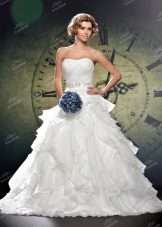 Γαμήλιο φόρεμα από τη συλλογή νυφικών 2014 με φρυγανιά