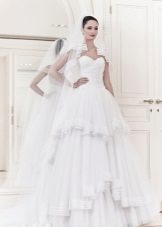 Hochzeitskleid aus der Kollektion 2014 mit Lagenrock