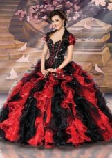 raudona-juoda vestuvinė suknelė su puošmena
