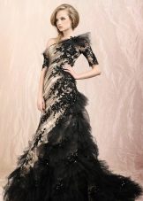 Gaun pengantin hitam dengan krim