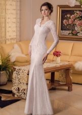 Vestido de noiva em renda fechada de Victoria Karandasheva