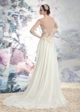 En bröllopsklänning från Hellas-kollektionen med öppen rygg