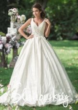Ein prächtiges Hochzeitskleid der Marke Slanowski
