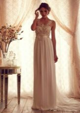 Plotkowa suknia ślubna Anny Campbell z perłami