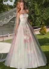 فستان زفاف من اكسانا لون موها
