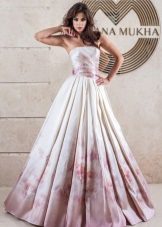 Hochzeitskleid von Oksana Mukha mit Aufdruck
