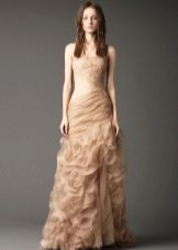Сватбена рокля Vera Wong от колекцията за 2012 г. с излишъци