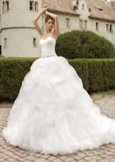 Vestido de novia de falda de capas blancas exuberantes