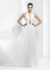 Jednoduché bílé říše styl svatební šaty