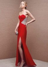 Raudona plyšinė vakarinė suknelė