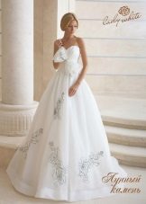 Lady White Diamond Wedding Dress with Volumetric Flower
