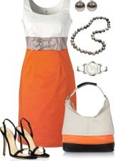 Orange kjole med hvid