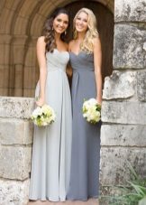 Suknelės skirtinguose pilkos spalvos atspalviuose