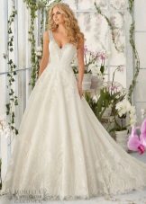 Wedding dress from the Mori Lee brand magnificent