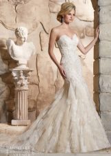 Wedding dress from the brand Mori Lee on the straps