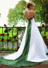 Сватбена рокля със зелена вложка