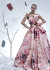 Lepršava kratka haljina s cvjetnim uzorkom