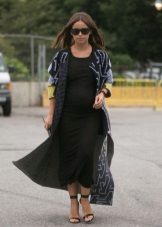 Дълга черна рокля за майчинство