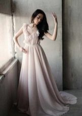 Duga haljina s mlijekom ružičaste nijanse