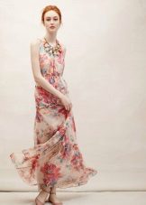 Béžové kvetinové šaty topánok