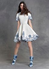 Haftowana sukienka vintage Dolce & Gabbana
