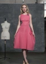 rožinė midi ilgio suknelė