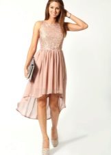 Pink dress with a gray clutch