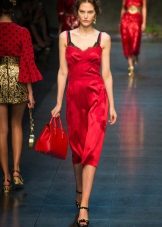 Копринена комбинация рокля в червено