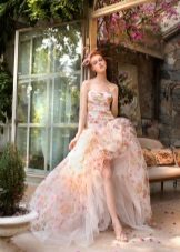 جميلة فستان الزفاف طباعة الأزهار