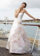Belle robe de mariée à fleurs rose et blanc