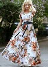 Long viscose dress with a pattern