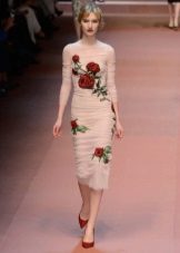 Rožinė suknelė su rožėmis „Dolce Gabbana“